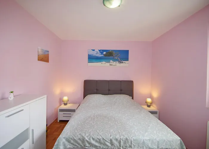Julije Apartmán *