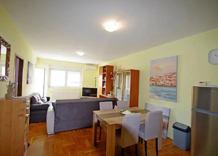 Julije Apartmán