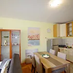 Apartment Julije *